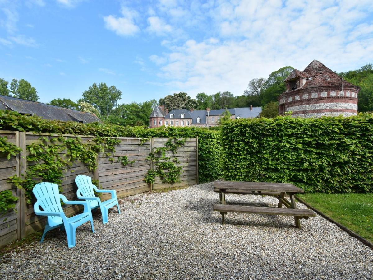 Classic Cottage In Le Bourg-Dun With Garden Екстериор снимка